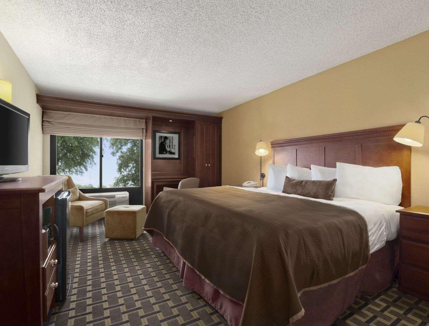 Hotel Baymont By Wyndham